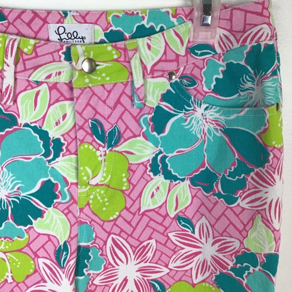 Lilly Pulitzer printed pink floral jeans in size 4 - Picture 2 of 7